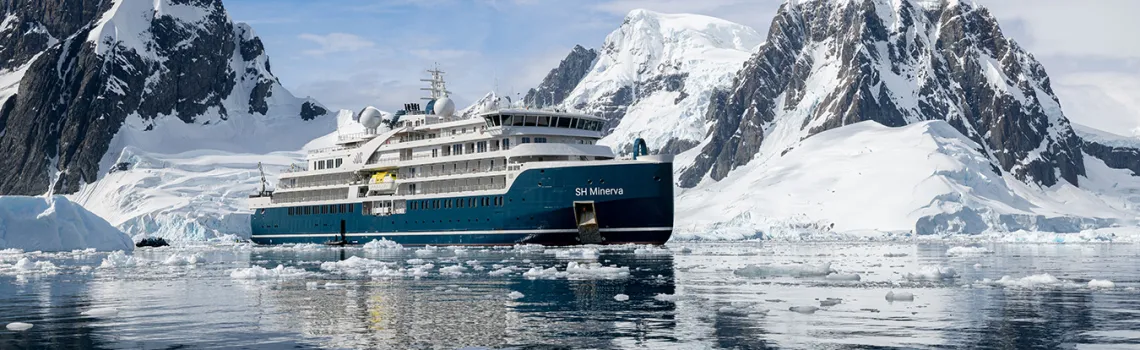 Navire de croisière et d'exploration