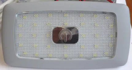 Plafonnier extra-plat 34 leds 12V + Inter