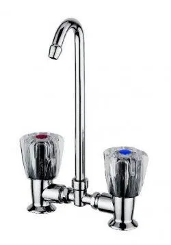 Mélangeur avec bec orientable