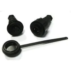 Prise en rallonge 4 pôles 6A 250V